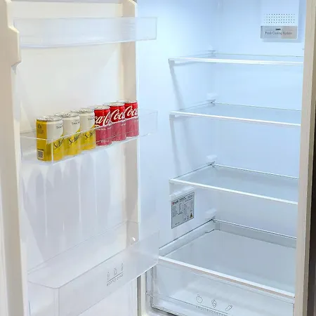 Long Offers, Modern Amenities, Fully Equipped, Bills Included, Perfect Location, King Size Bed, Fast Wifi *