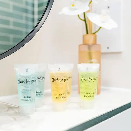 Long Offers, Modern Amenities, Fully Equipped, Bills Included, Perfect Location, King Size Bed, Fast Wifi דירה *