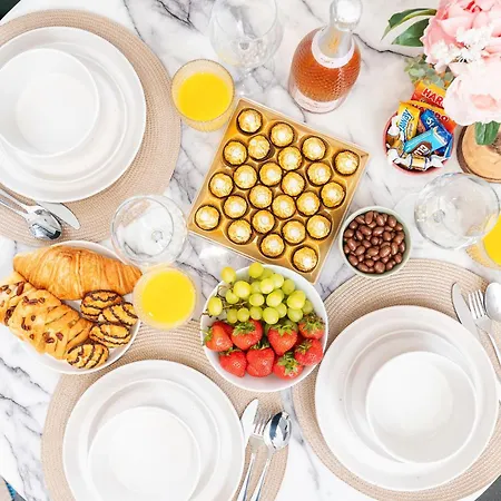 דירה Long Offers, Modern Amenities, Fully Equipped, Bills Included, Perfect Location, King Size Bed, Fast Wifi