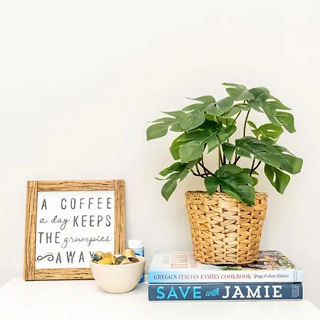 Long Offers, Modern Amenities, Fully Equipped, Bills Included, Perfect Location, King Size Bed, Fast Wifi דירה לידס