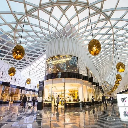 Long Offers, Modern Amenities, Fully Equipped, Bills Included, Perfect Location, King Size Bed, Fast Wifi דירה