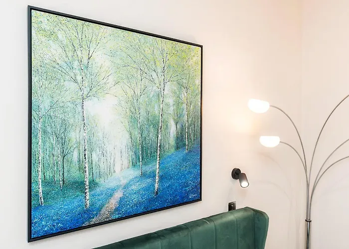 Long Offers, Modern Amenities, Fully Equipped, Bills Included, Perfect Location, King Size Bed, Fast Wifi דירה *