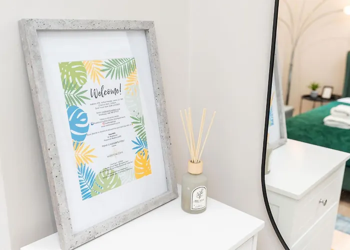 Long Offers, Modern Amenities, Fully Equipped, Bills Included, Perfect Location, King Size Bed, Fast Wifi דירה