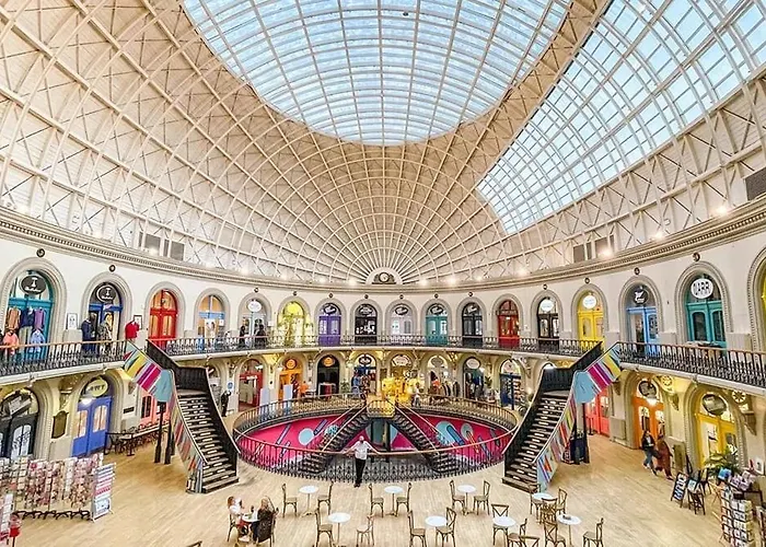 Long Offers, Modern Amenities, Fully Equipped, Bills Included, Perfect Location, King Size Bed, Fast Wifi Apartament Leeds (West Yorkshire)